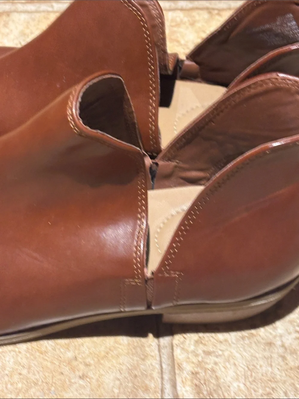 Universal thread Women’s Brown Slip-On Leather Shoes